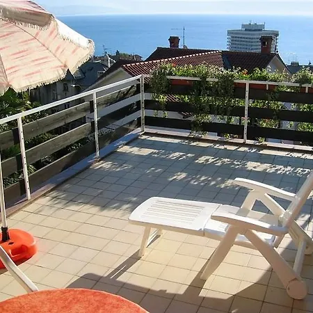 アパート Two-bedroom In Opatija/opatija Riviera 15602 オパティヤ
